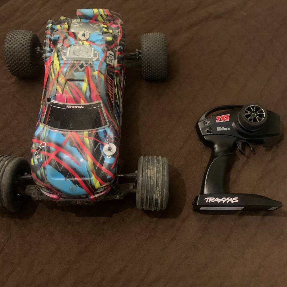Traxxas rustler